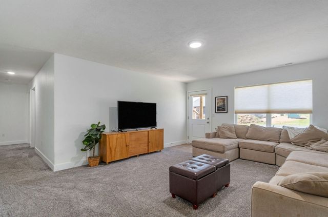 5480 E Cavalcade Lane, Springfield, MO 65802