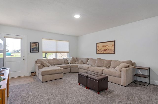 5480 E Cavalcade Lane, Springfield, MO 65802