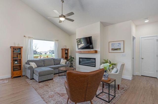 5480 E Cavalcade Lane, Springfield, MO 65802