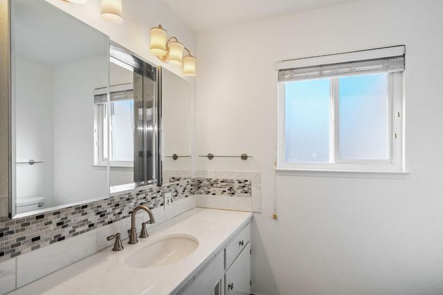 2409 Newport Dr, Modesto, CA 95350