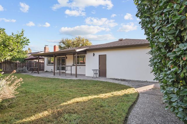 2409 Newport Dr, Modesto, CA 95350