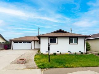 2409 Newport Dr, Modesto, CA 95350