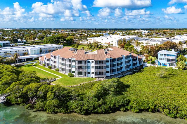 200 Waterway Road 104, Tequesta, FL 33469