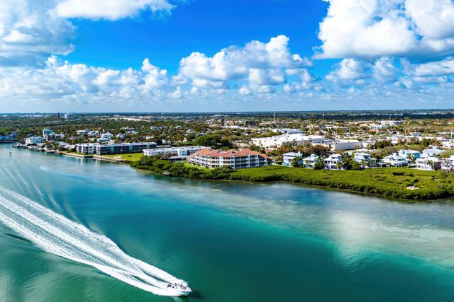 200 Waterway Road 104, Tequesta, FL 33469