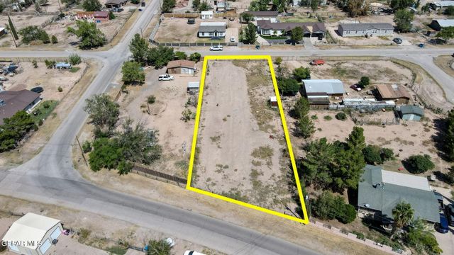 410 Valle Rojo Drive, Socorro, TX 79927