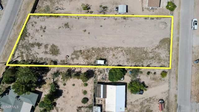 410 Valle Rojo Drive, Socorro, TX 79927