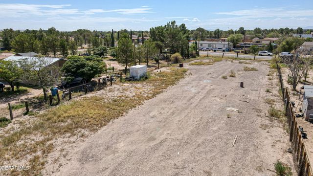 410 Valle Rojo Drive, Socorro, TX 79927