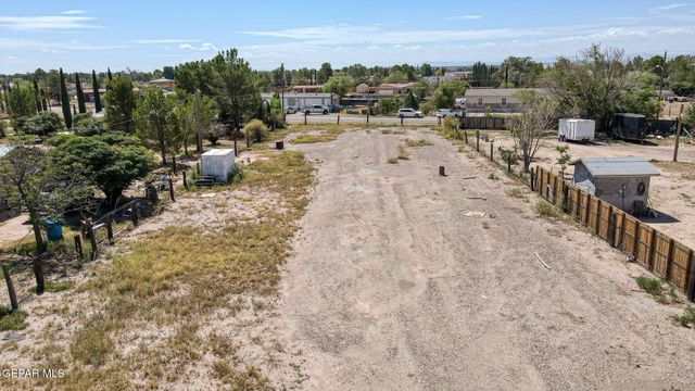 410 Valle Rojo Drive, Socorro, TX 79927