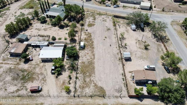 410 Valle Rojo Drive, Socorro, TX 79927