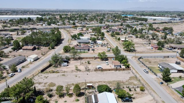 410 Valle Rojo Drive, Socorro, TX 79927