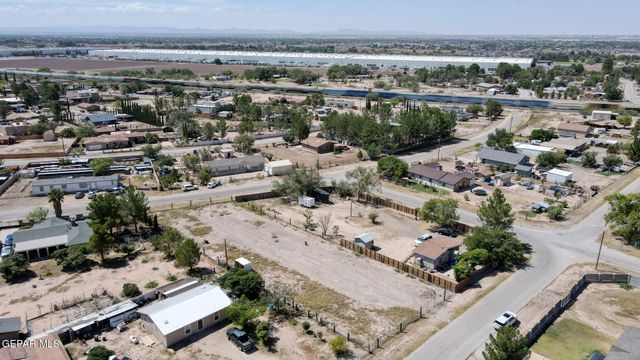 410 Valle Rojo Drive, Socorro, TX 79927