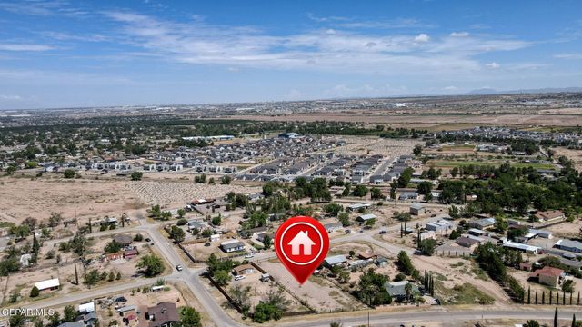 410 Valle Rojo Drive, Socorro, TX 79927