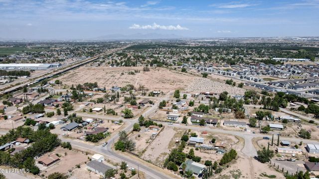 410 Valle Rojo Drive, Socorro, TX 79927