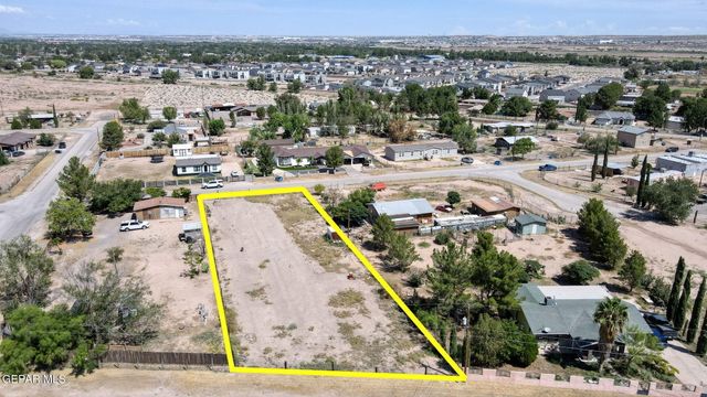 410 Valle Rojo Drive, Socorro, TX 79927
