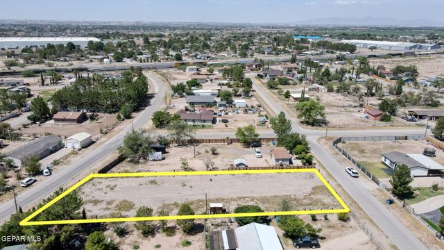410 Valle Rojo Drive, Socorro, TX 79927