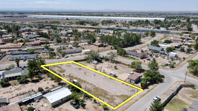 410 Valle Rojo Drive, Socorro, TX 79927