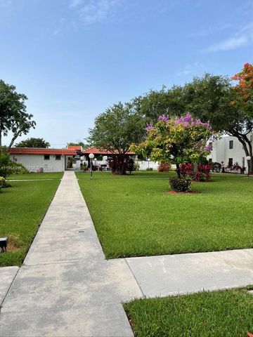 8701 SW 141st St G7, Palmetto Bay, FL 33176