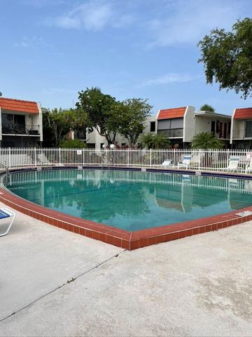 8701 SW 141st St G7, Palmetto Bay, FL 33176