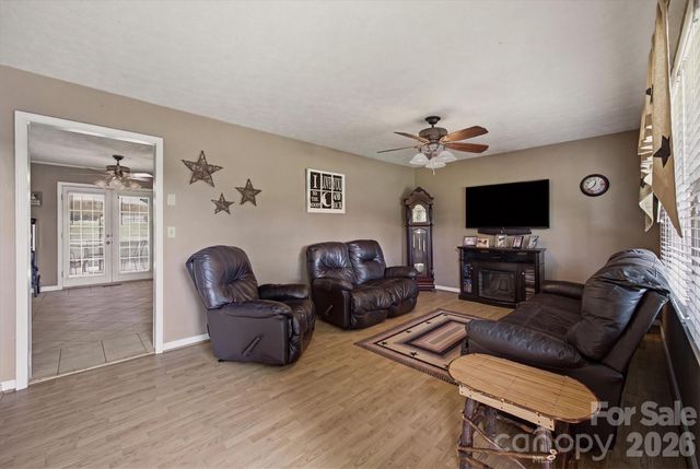 2516 Corolla Hills Drive, Lenoir, NC 28645