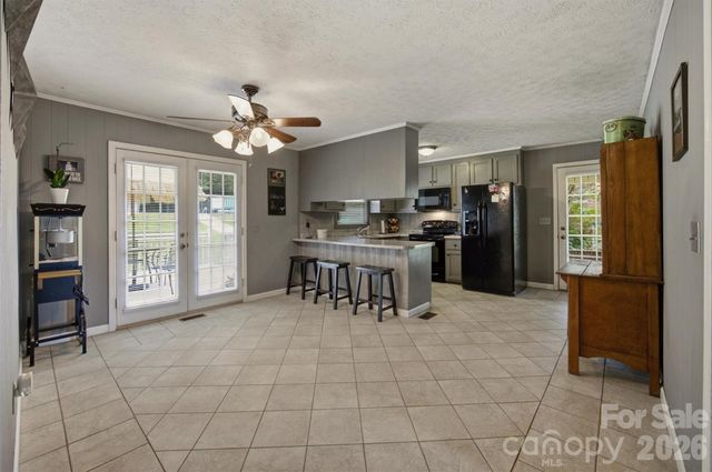 2516 Corolla Hills Drive, Lenoir, NC 28645