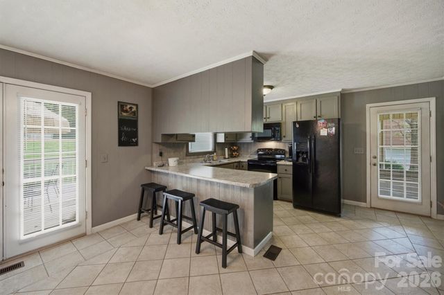 2516 Corolla Hills Drive, Lenoir, NC 28645