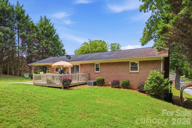 2516 Corolla Hills Drive, Lenoir, NC 28645