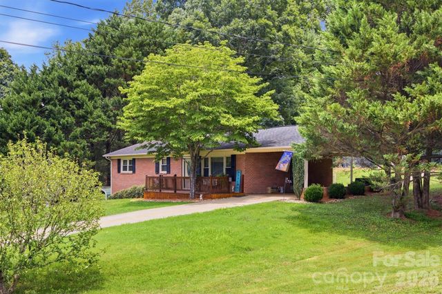 2516 Corolla Hills Drive, Lenoir, NC 28645