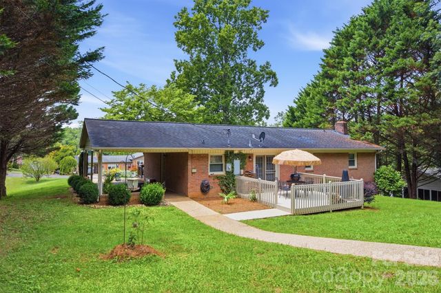 2516 Corolla Hills Drive, Lenoir, NC 28645