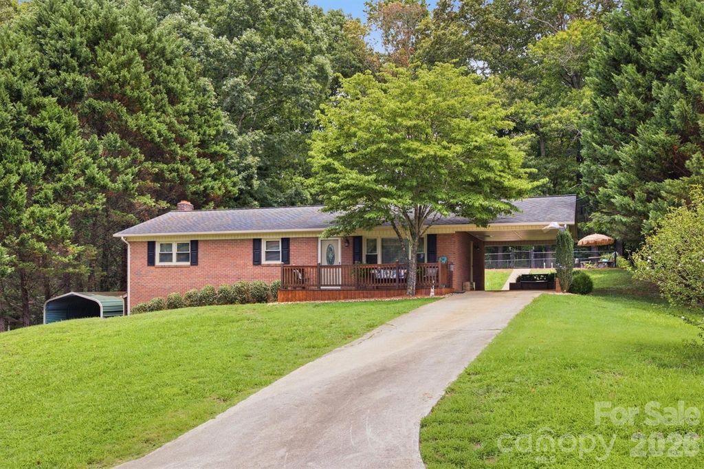 2516 Corolla Hills Drive, Lenoir, NC 28645