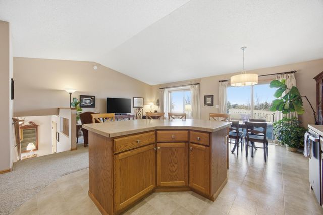 3200 7th Avenue N, Moorhead, MN 56560