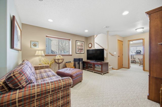 3200 7th Avenue N, Moorhead, MN 56560