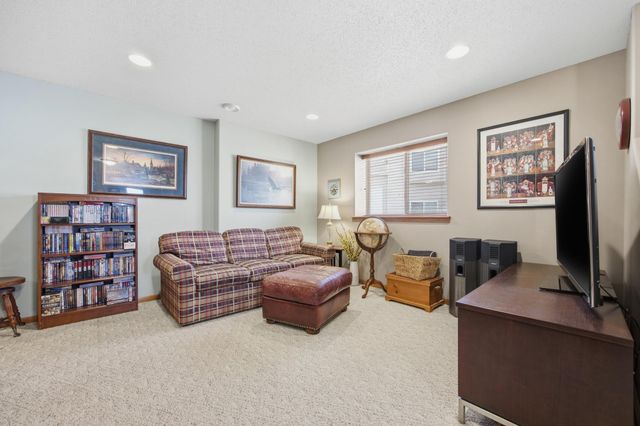 3200 7th Avenue N, Moorhead, MN 56560