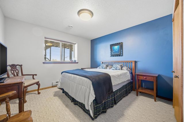 3200 7th Avenue N, Moorhead, MN 56560