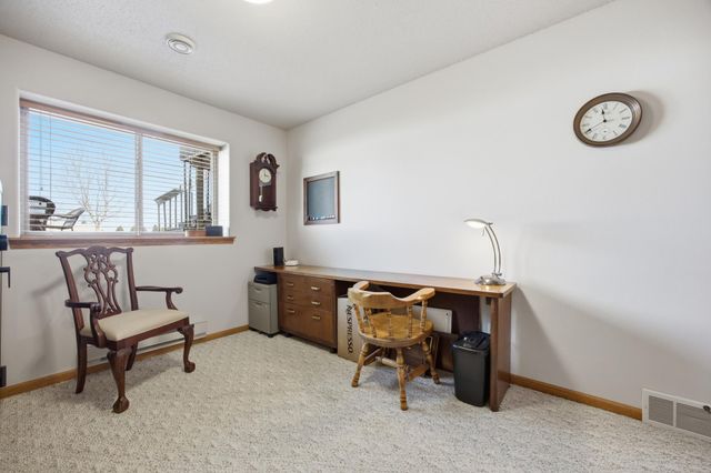 3200 7th Avenue N, Moorhead, MN 56560