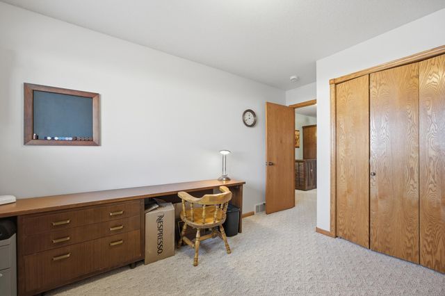 3200 7th Avenue N, Moorhead, MN 56560