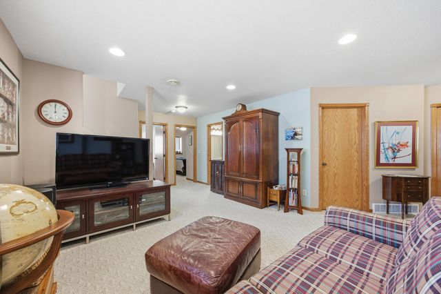 3200 7th Avenue N, Moorhead, MN 56560