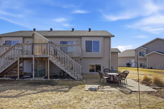 3200 7th Avenue N, Moorhead, MN 56560