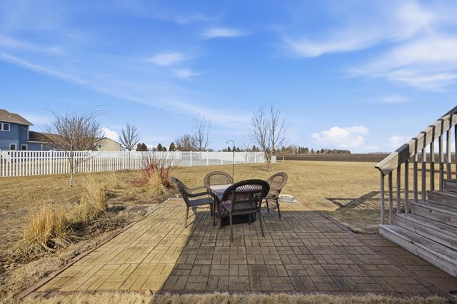 3200 7th Avenue N, Moorhead, MN 56560