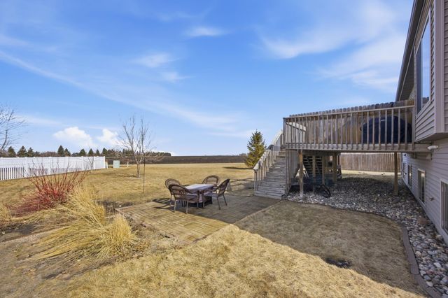 3200 7th Avenue N, Moorhead, MN 56560