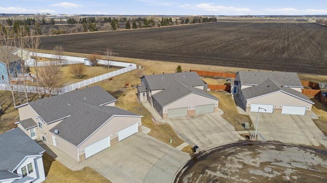 3200 7th Avenue N, Moorhead, MN 56560