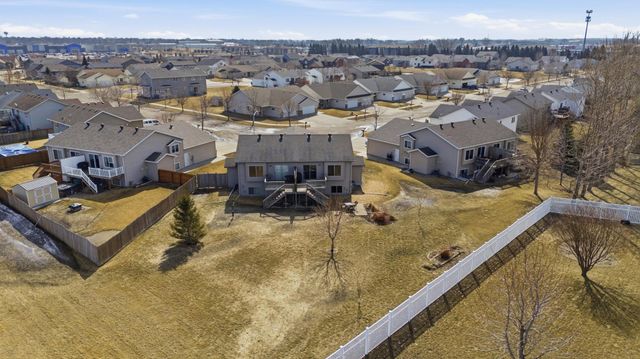 3200 7th Avenue N, Moorhead, MN 56560