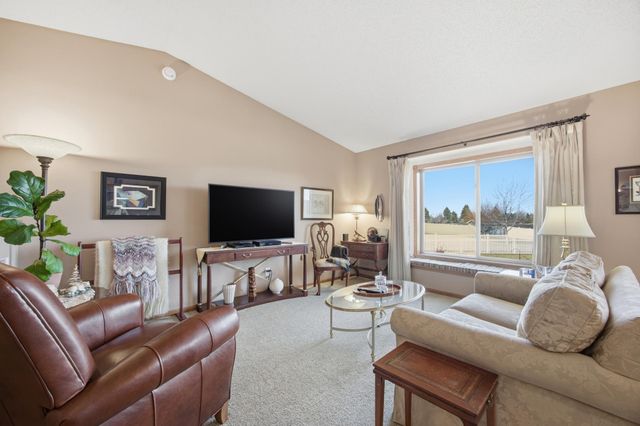 3200 7th Avenue N, Moorhead, MN 56560