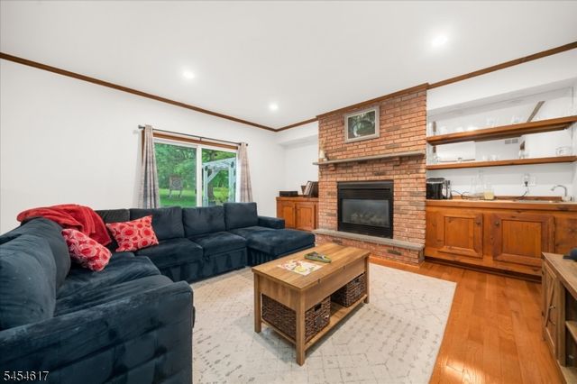 77 Washburn Ave, Washington Twp., NJ 07882