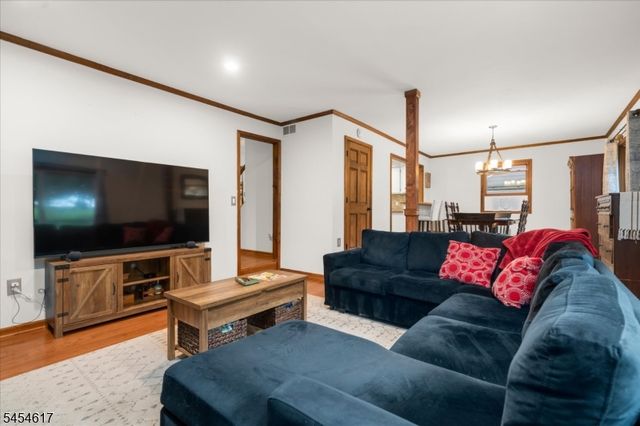 77 Washburn Ave, Washington Twp., NJ 07882