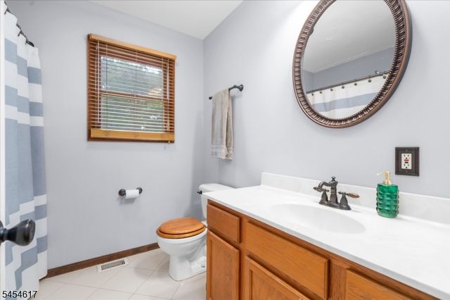 77 Washburn Ave, Washington Twp., NJ 07882