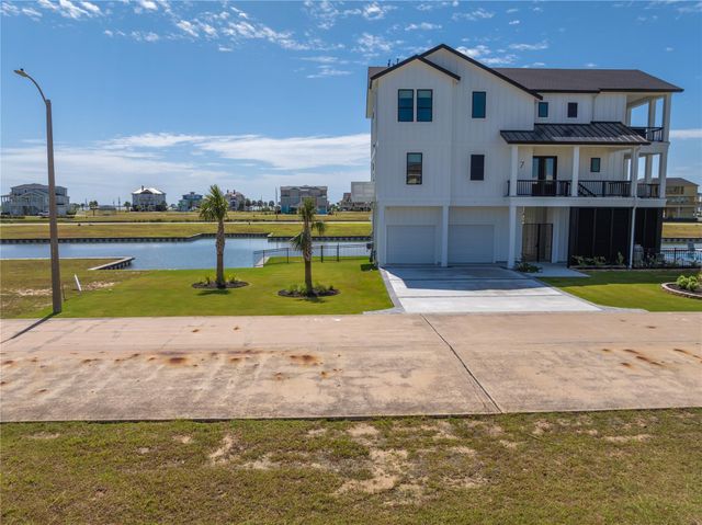 10 Marathon, Hitchcock, TX 77563