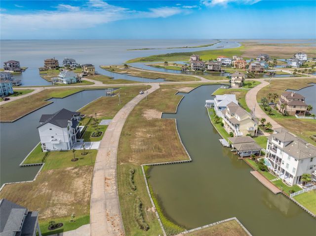 10 Marathon, Hitchcock, TX 77563