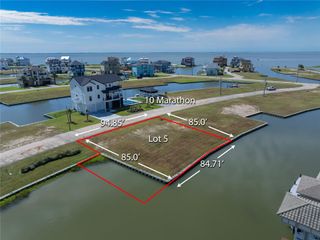 10 Marathon, Hitchcock, TX 77563