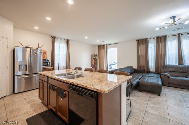 5565 Autumn Cliffs Way, Las Vegas, NV 89118