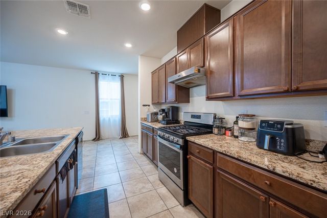 5565 Autumn Cliffs Way, Las Vegas, NV 89118